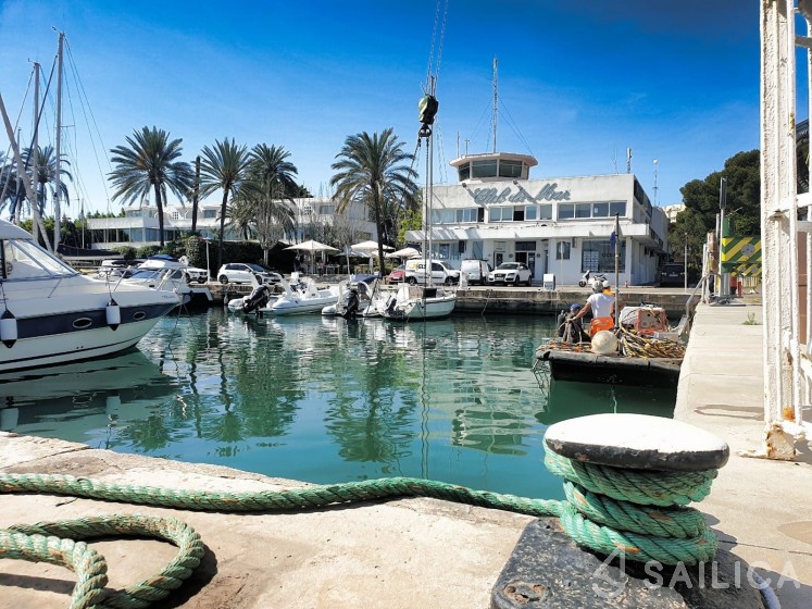 Solaris 44 - Yacht Charter Sailica