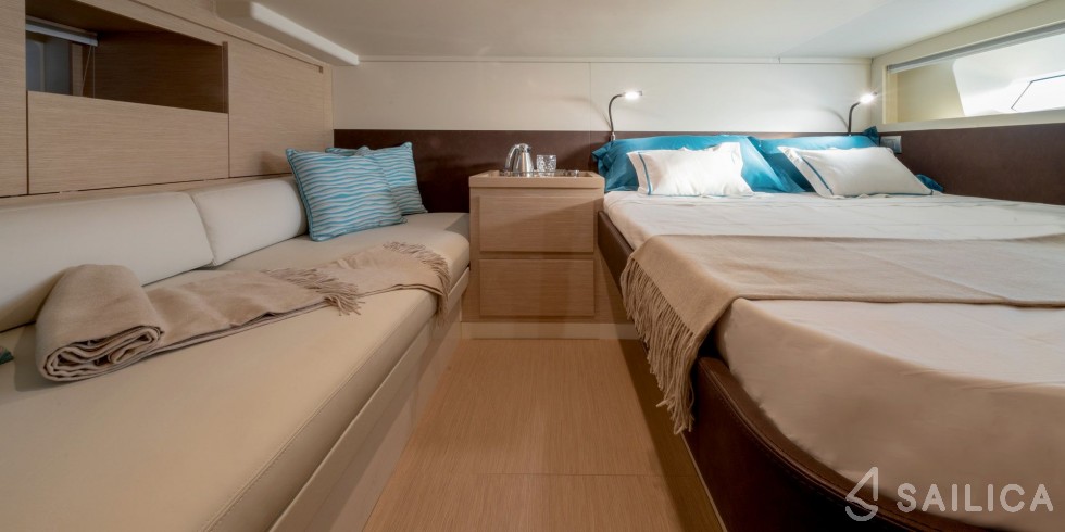 Solaris 44 - Yacht Charter Sailica