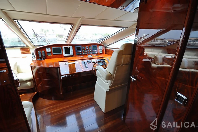 Astondoa 82 GLX - Yacht Charter Sailica