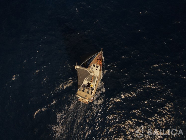 Oceanis 45 - Yacht Charter Sailica