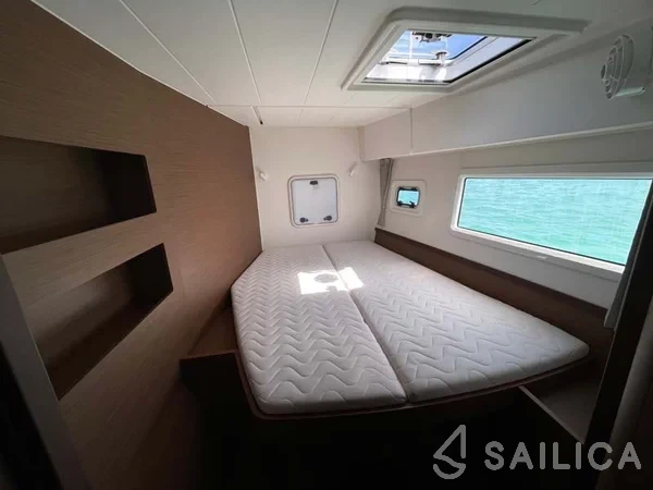 Lagoon 42 - Yacht Charter Sailica