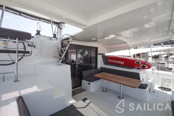 Lagoon 42 - Yacht Charter Sailica