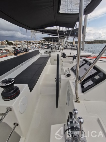 Lagoon 450  Flybridge - Yacht Charter Sailica