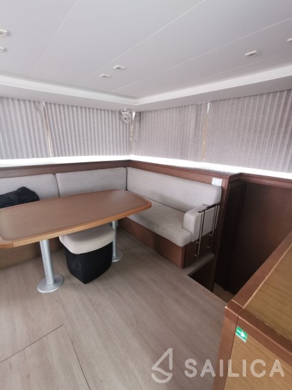 Lagoon 450  Flybridge - Yacht Charter Sailica