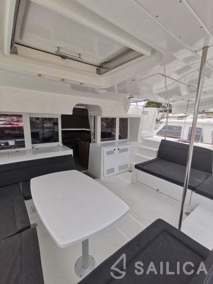 Lagoon 450  Flybridge - Yacht Charter Sailica