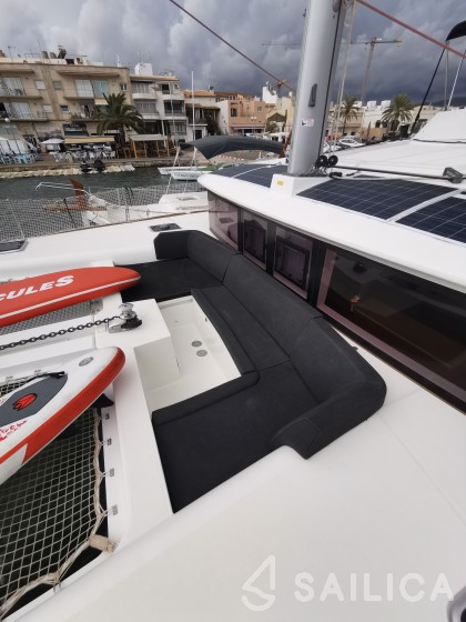 Lagoon 450  Flybridge - Yacht Charter Sailica