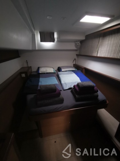 Lagoon 450  Flybridge - Yacht Charter Sailica