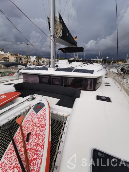 Lagoon 450  Flybridge - Yacht Charter Sailica