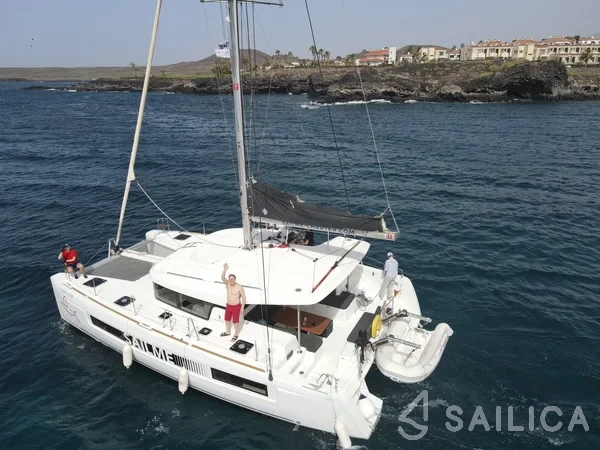Lagoon 40 - Yacht Charter Sailica