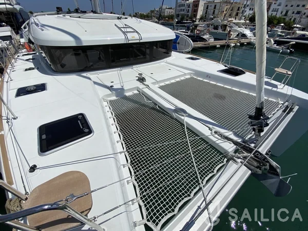 Lagoon 40 - Yacht Charter Sailica