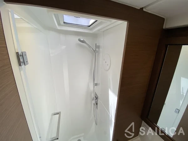 Lagoon 40 - Yacht Charter Sailica