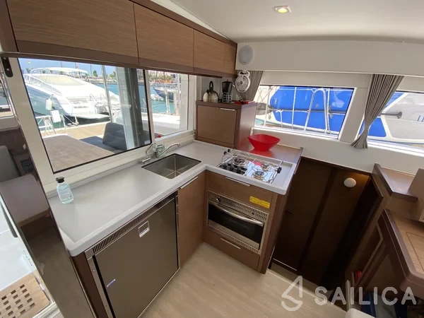 Lagoon 40 - Yacht Charter Sailica