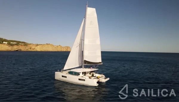 Lagoon 40 - Yacht Charter Sailica