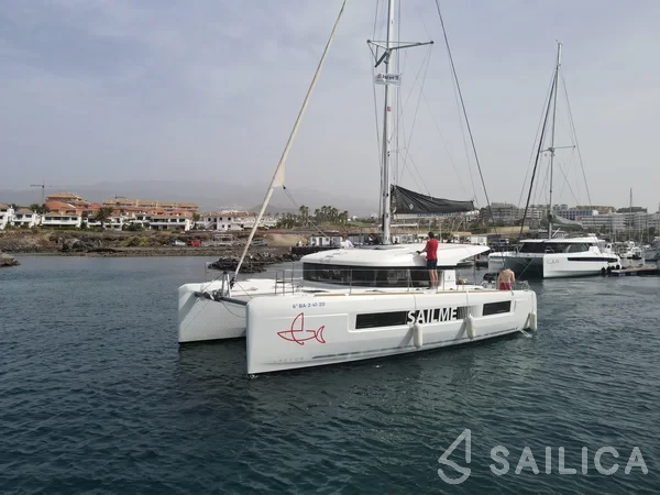Lagoon 40 - Yacht Charter Sailica