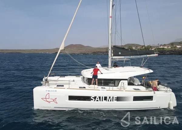 Lagoon 40 - Yacht Charter Sailica