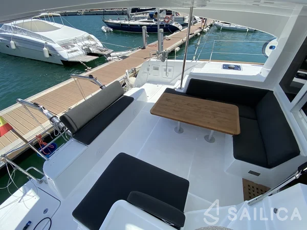 Lagoon 40 - Yacht Charter Sailica