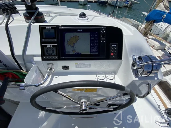 Lagoon 40 - Yacht Charter Sailica