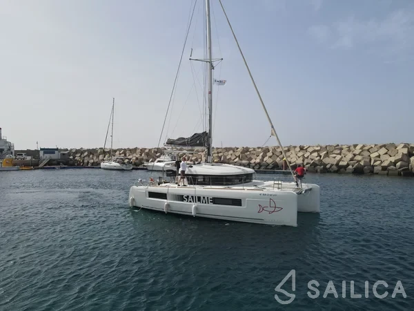 Lagoon 40 - Yacht Charter Sailica