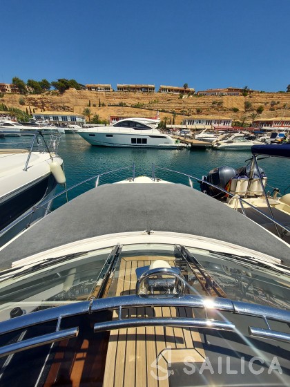 Windy 31 Zonda - Yacht Charter Sailica