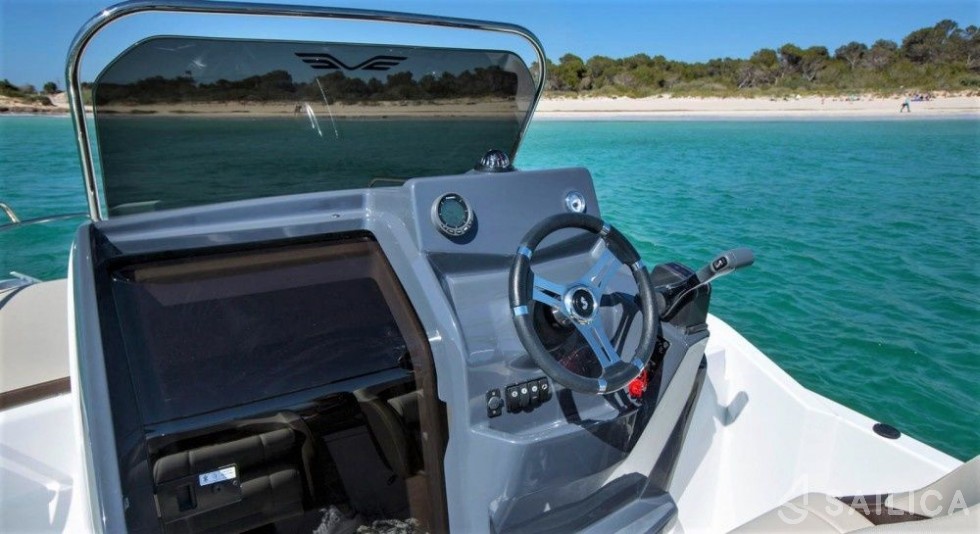 Beneteau Flyer 550 - Yacht Charter Sailica