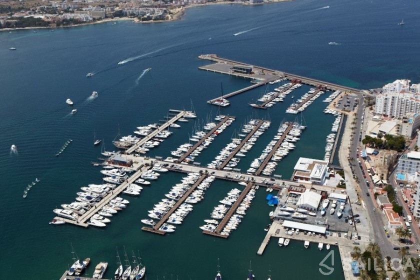 Bavaria 46 Cruiser - Yacht Charter Sailica