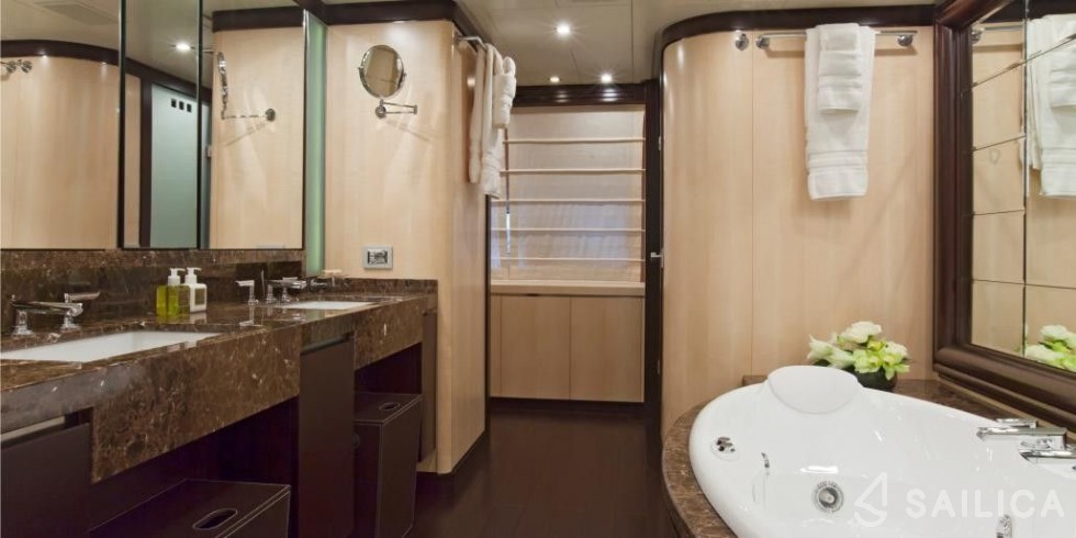 Leopard 152 - Yacht Charter Sailica
