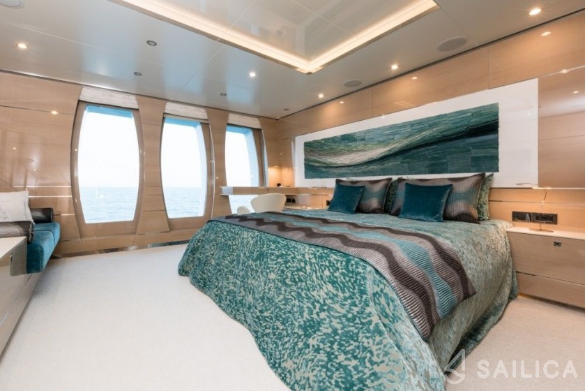 Sunrise 63 - Yacht Charter Sailica