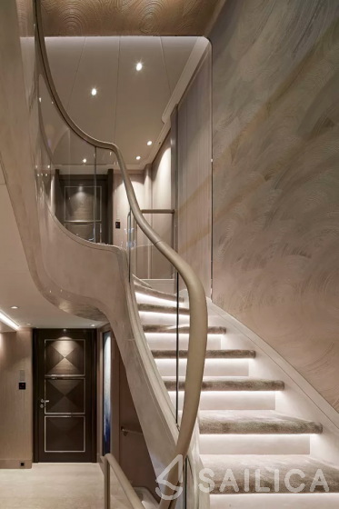 Heesen 51 - Yacht Charter Sailica