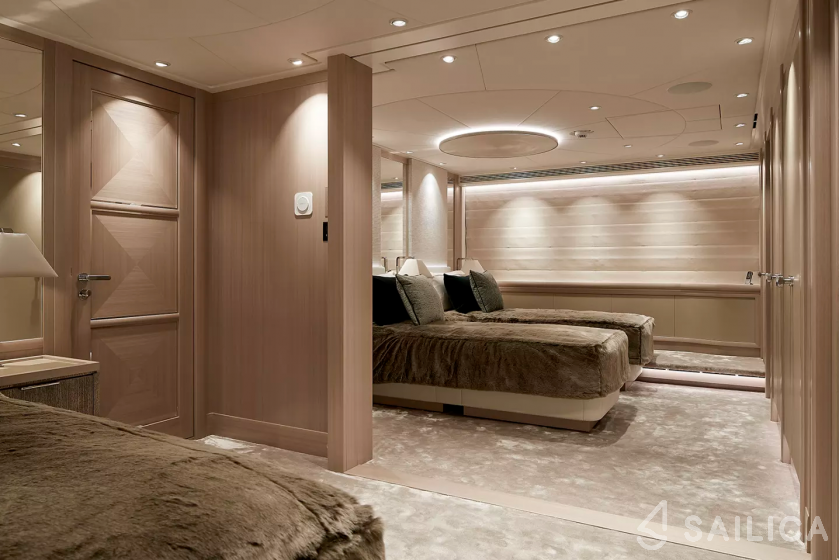 Heesen 51 - Yacht Charter Sailica
