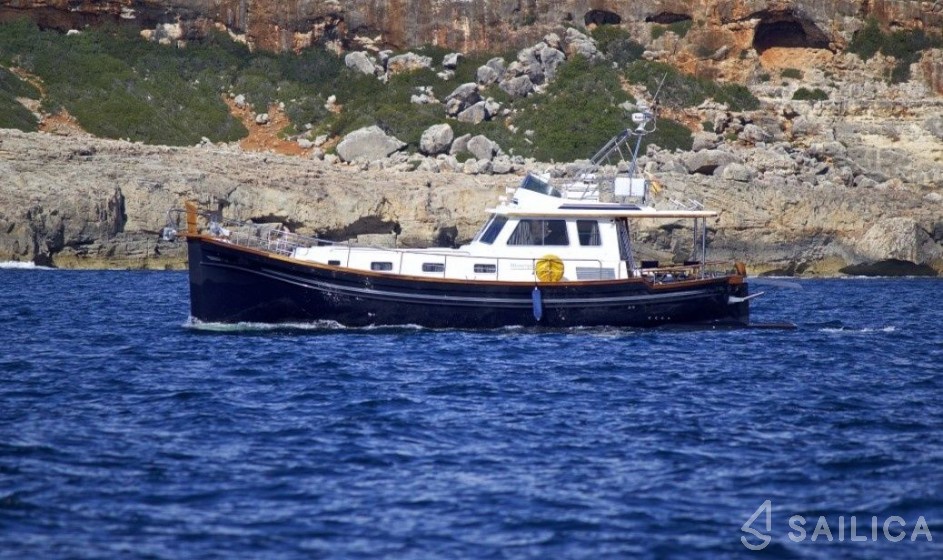 Menorquin 160 - Yacht Charter Sailica
