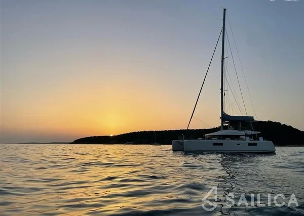 Lagoon 52F - Yacht Charter Sailica