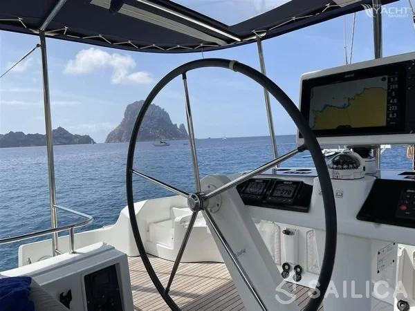 Lagoon 52F - Yacht Charter Sailica