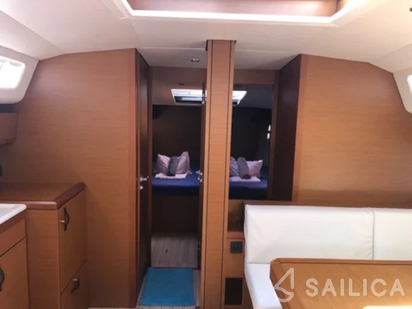 Jeanneau 54 - Yacht Charter Sailica