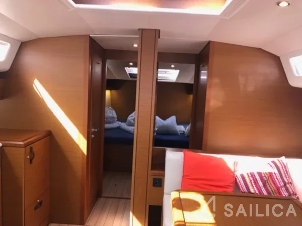 Jeanneau 54 - Yacht Charter Sailica