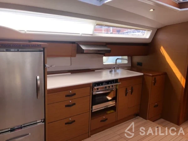Jeanneau 54 - Yacht Charter Sailica