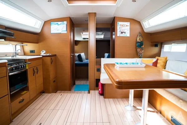 Jeanneau 54 - Yacht Charter Sailica