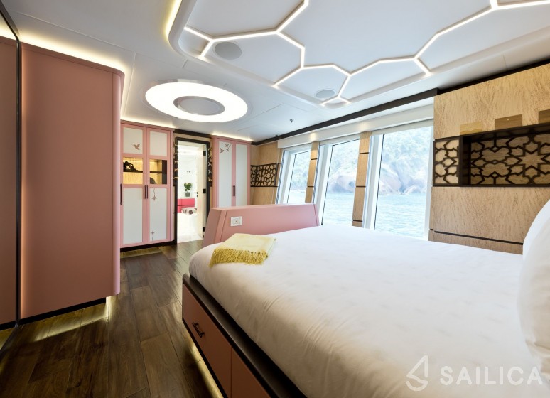 Palmer Johnson 150 - Yacht Charter Sailica