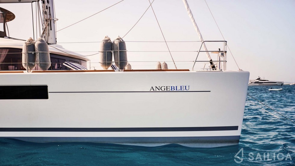 Lagoon 560 S2 - Yacht Charter Sailica