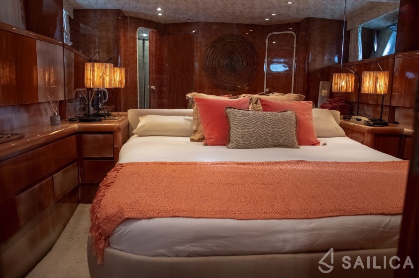 Falcon 80 - Yacht Charter Sailica