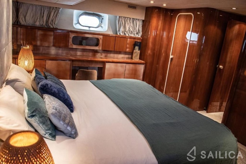 Falcon 80 - Yacht Charter Sailica