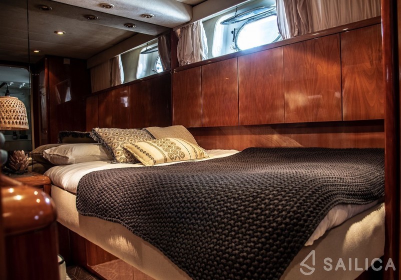 Falcon 80 - Yacht Charter Sailica