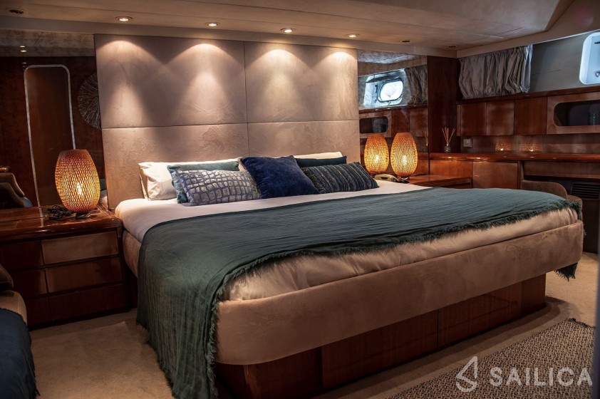 Falcon 80 - Yacht Charter Sailica