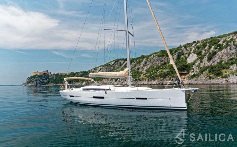 Dufour 41 - Yacht Charter Sailica