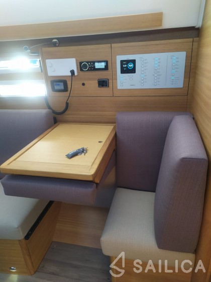 Elan Impression 40.1 - Yacht Charter Sailica