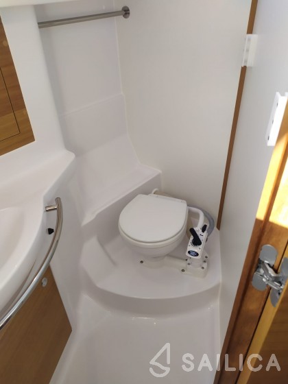 Elan Impression 40.1 - Yacht Charter Sailica