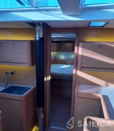 Dufour 525 GL - Yacht Charter Sailica