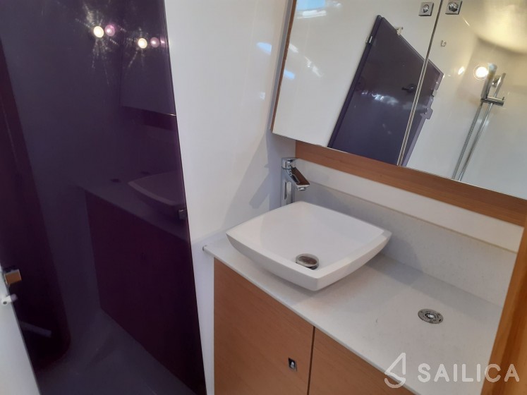 Dufour 525 GL - Yacht Charter Sailica