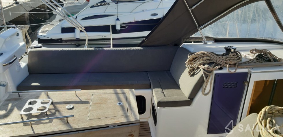 Dufour 525 GL - Yacht Charter Sailica
