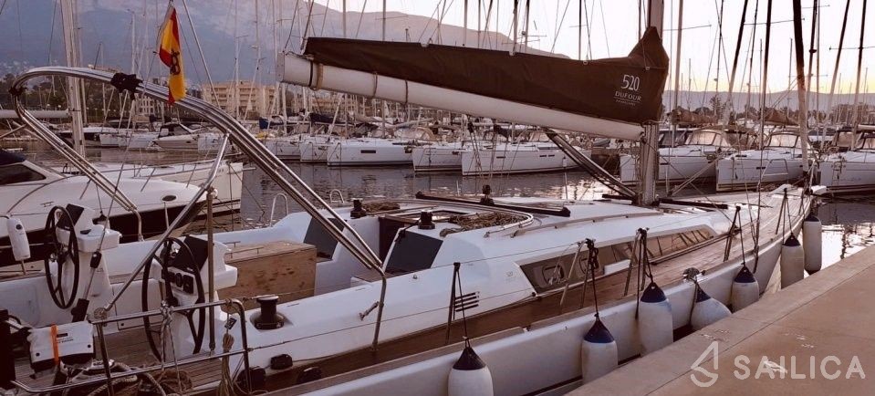 Dufour 525 GL - Yacht Charter Sailica