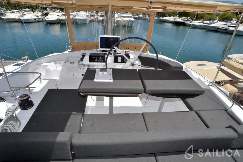 Lagoon 52 - Yacht Charter Sailica